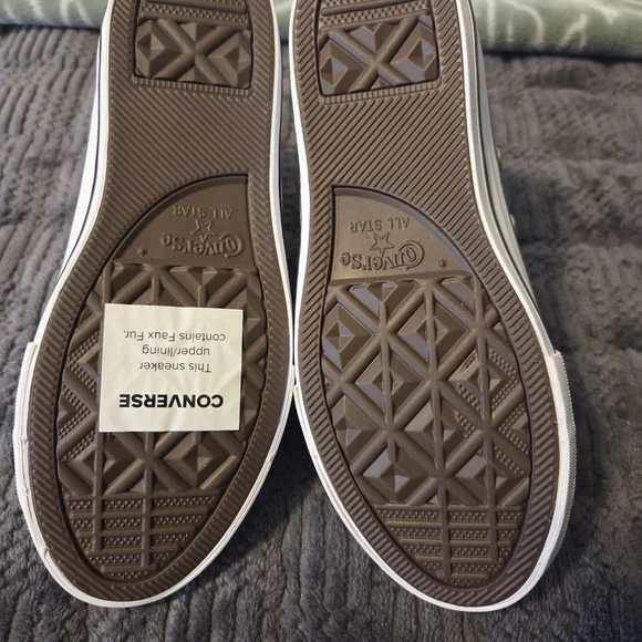 Converse Kids Sneakers in Gold and White - Picture 3 of 14